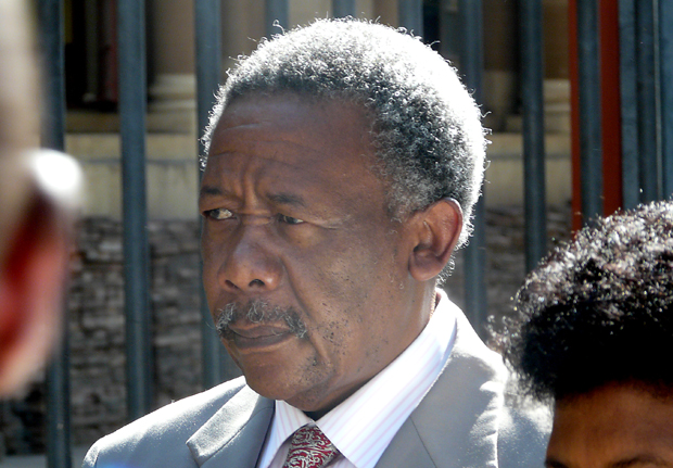 selebi arrives to court on 13 October 2009