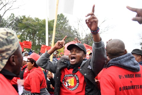 NUM condemns ‘barbaric’ decision of some mines to remain open