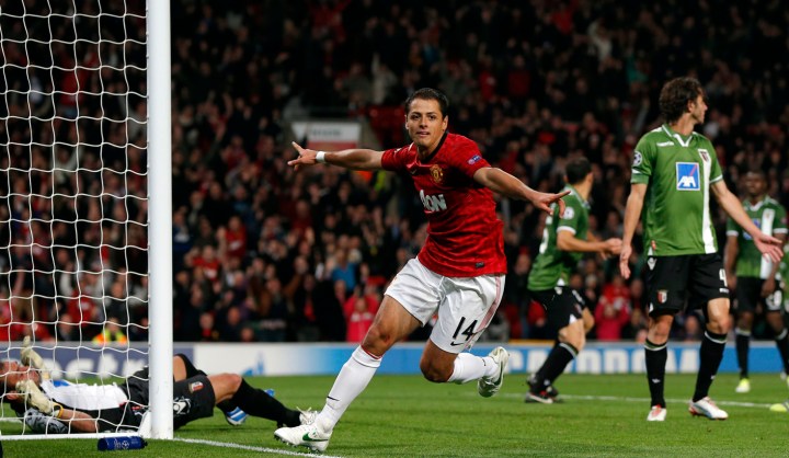 Soccer: Hernandez double sparks fine United comeback