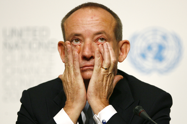 UN climate chief says those hacked emails WERE damaging