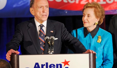 Former US Senator Arlen Specter, 82, dies of cancer