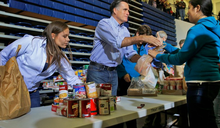 Romney sticks to storm relief script at Ohio event