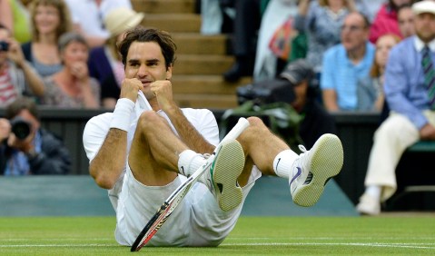 Wimbledon: Federer slams door after Murray glimpses glory