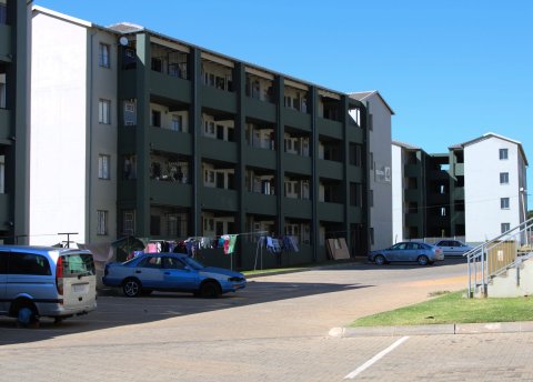Residents angered by ‘hazardous’, shoddily built Joburg social housing flats