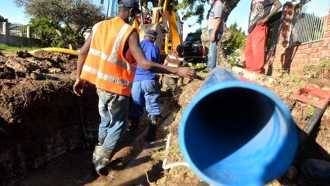 Nelson Mandela Bay without water for second day as teams scramble to avoid disaster