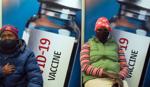 Google requires that workers be vaccinated; South Africa registers 17,351 new cases