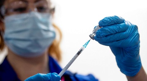 Survey shows 80% of South Africans want the jab — weekend vaccinations will speed up the momentum