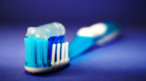 Why you should never rinse your mouth after brushing