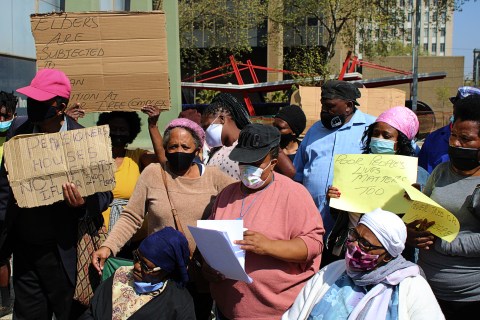 Mayor promises probe into shoddily built Johannesburg RDP flats