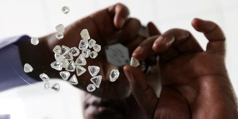 Diamond Sales Fuel Botswana Budget Surplus as Buyers Shun Russia