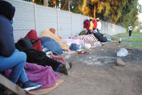 Pregnant women resort to sleeping rough outside abortion clinic