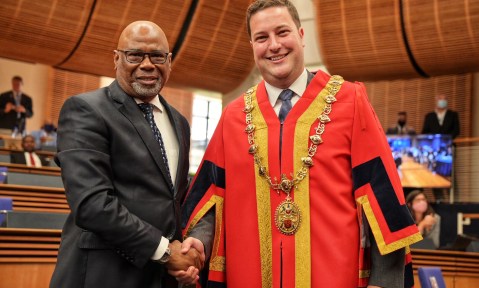 Sewage top of his mind as Hill-Lewis takes mayoral chain in Cape Town