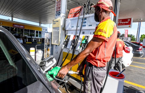 South Africa’s retail petrol price set to hit a record of R21.60 a litre