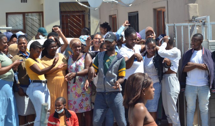 Hundreds of Cape Town township residents swindled out of R800 each in jobs-for-cash scam