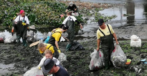 EcoMaverick: Georgia McTaggart rallies volunteers to clean up Cape Town’s toxic waterways