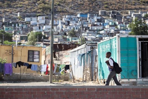 Villiersdorp parents plead for isiXhosa-medium school to be built for weary learners