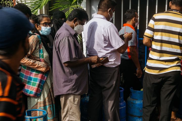 Sri Lanka Debt Advisers May Take Weeks to Hire as Crisis Worsens