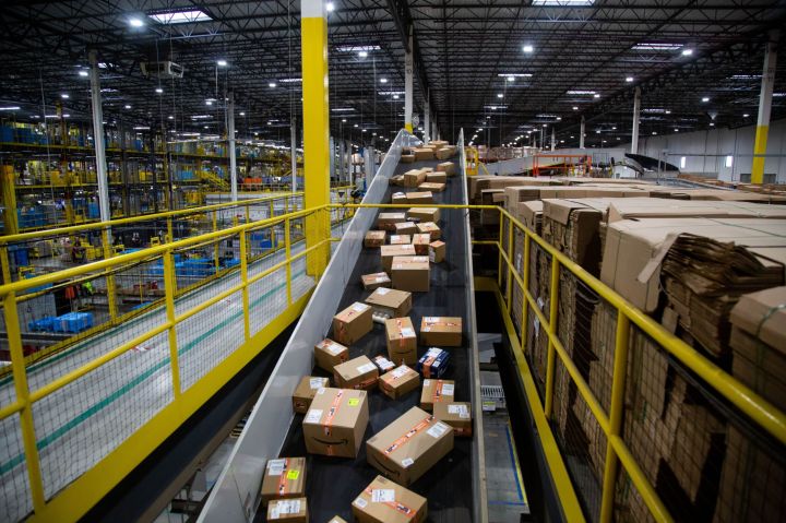 Amazon’s Pandemic-Era Building Binge Proves Too Much as Demand Cools