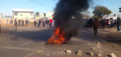 Soweto residents block roads, burn tyres after 13 days without electricity 
