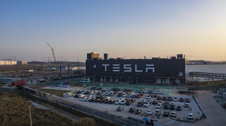 Tesla denies China issued halt notice for Shanghai plant 