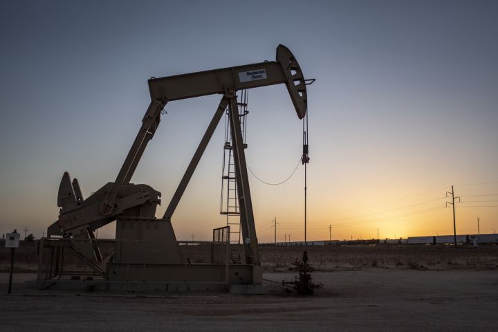 Oil tumbles as virus lockdowns across China pummel economy