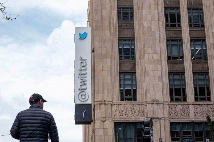 As Musk tweets, advisers plug away to keep Twitter deal on track