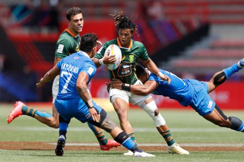 Fiji fly high in France while Blitzboks reach new lows