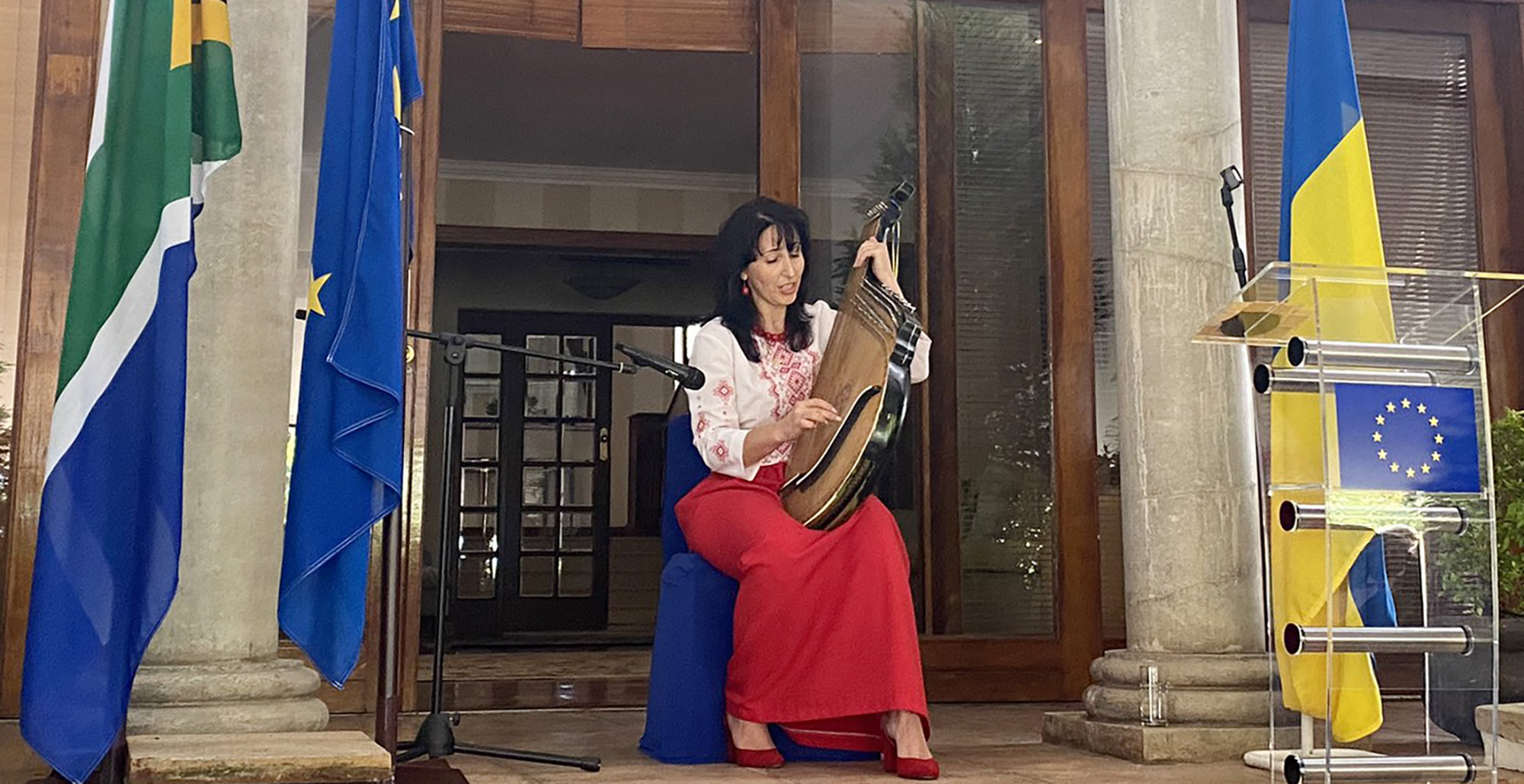 Nadiia Pryimak playing the bandura Delegation of the European Union to South Africa