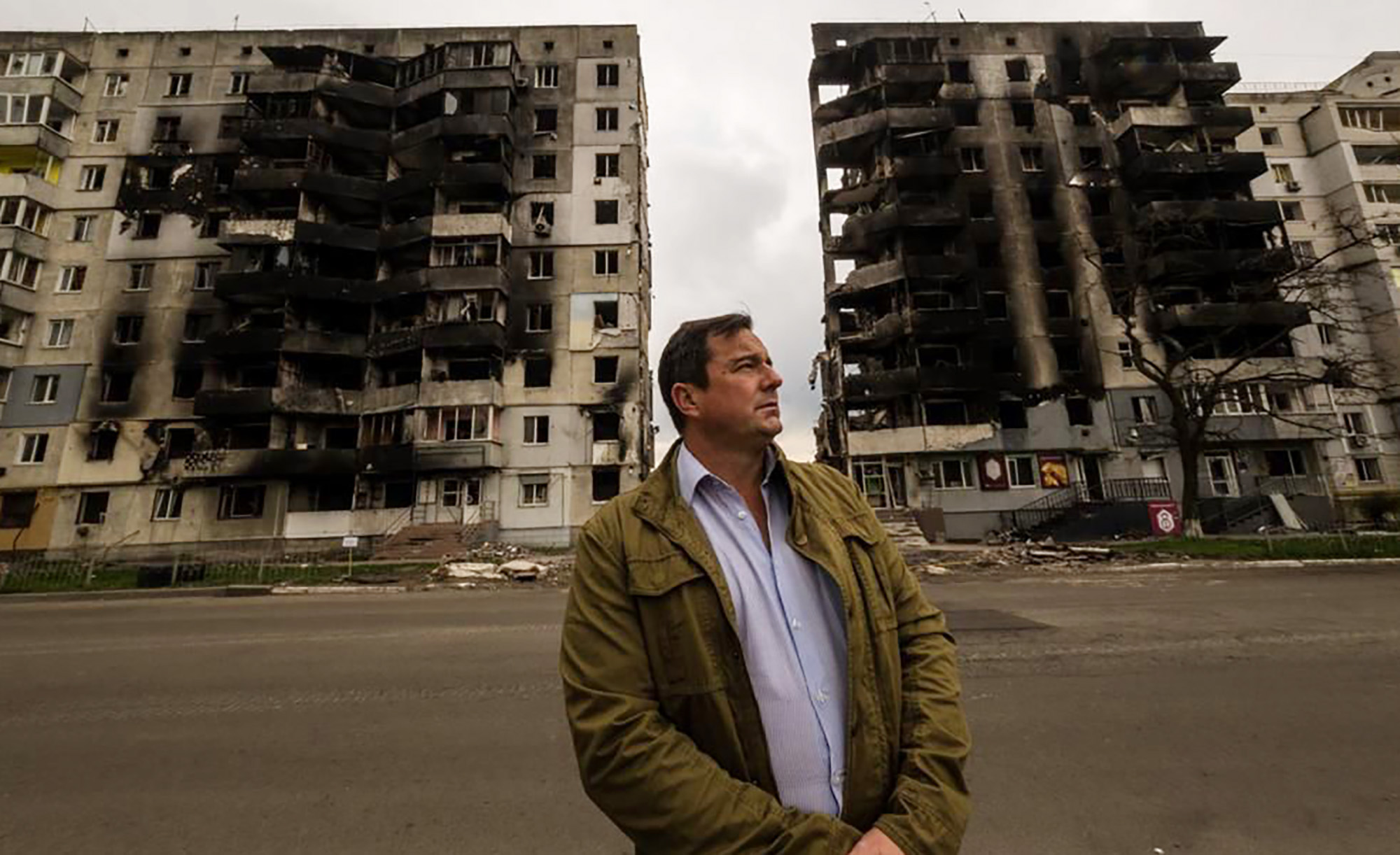 John Steenhuisen visiting a war-ravaged area of Ukraine