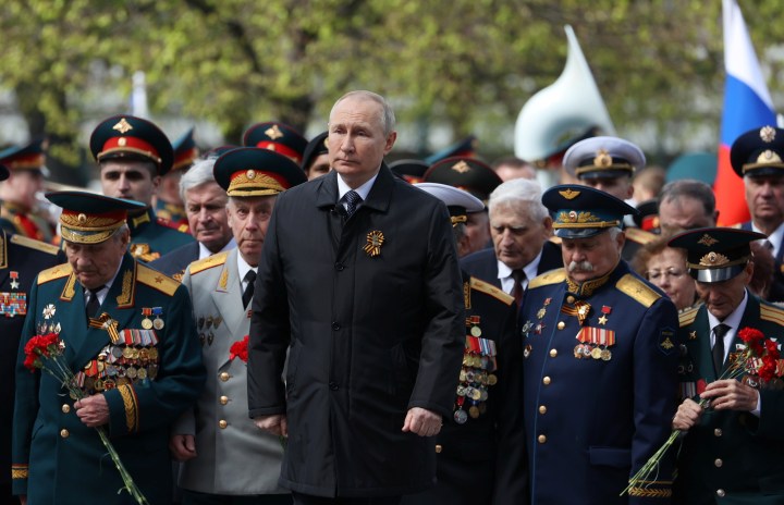 Russian parliament scraps age limit for army recruits