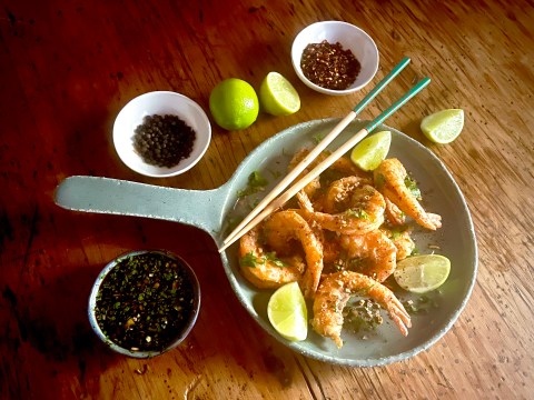 What’s cooking today: Salt and pepper prawns