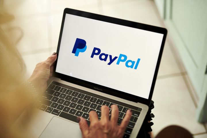 PayPal customer account freeze lawsuit sent to arbitration
