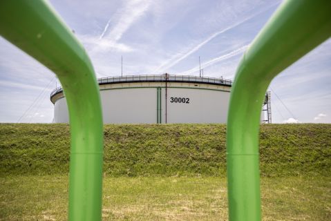  Green finance CEOs warn UK on labelling natural gas sustainable