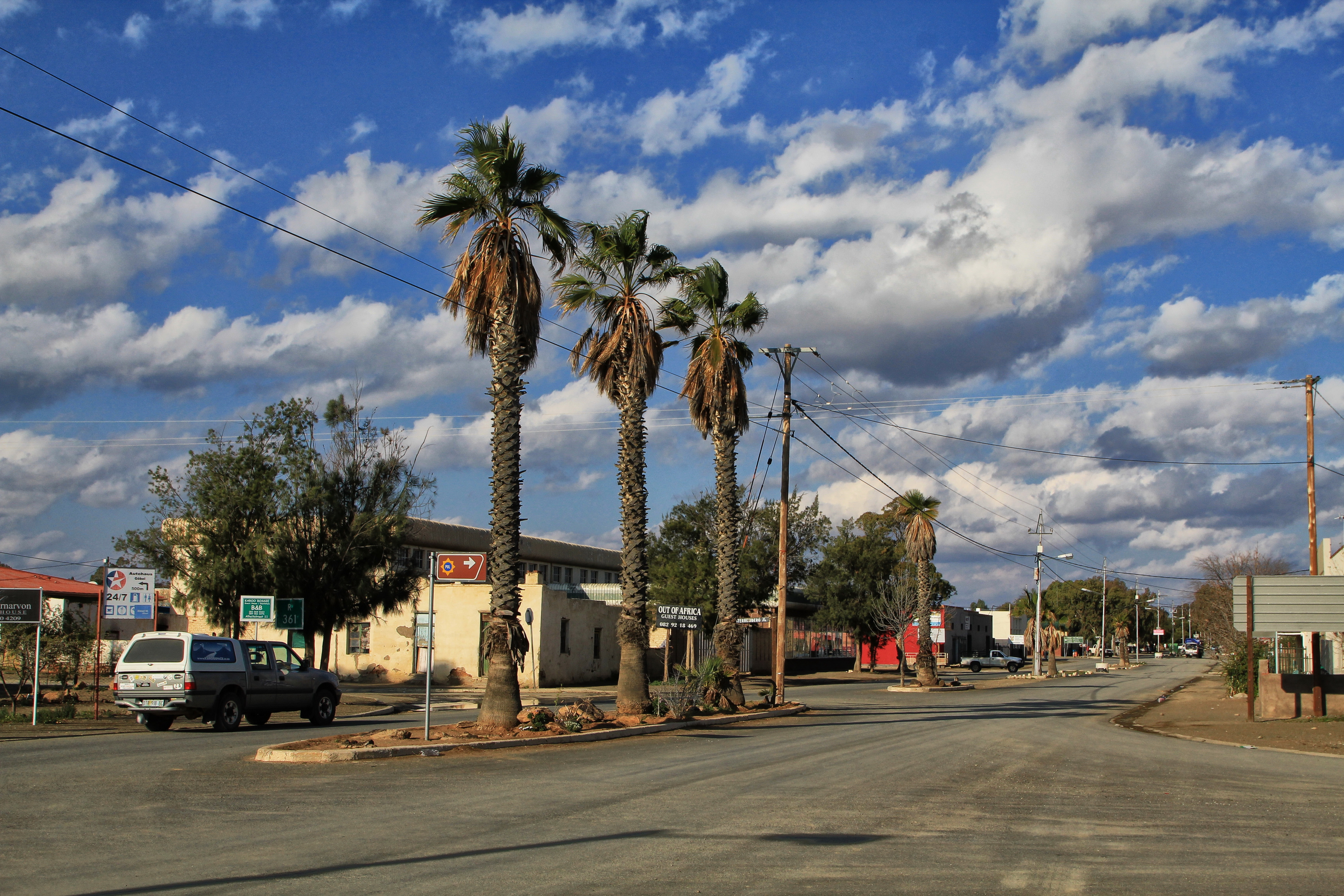 Downtown Carnarvon – epitome of the quiet Karoo platteland.