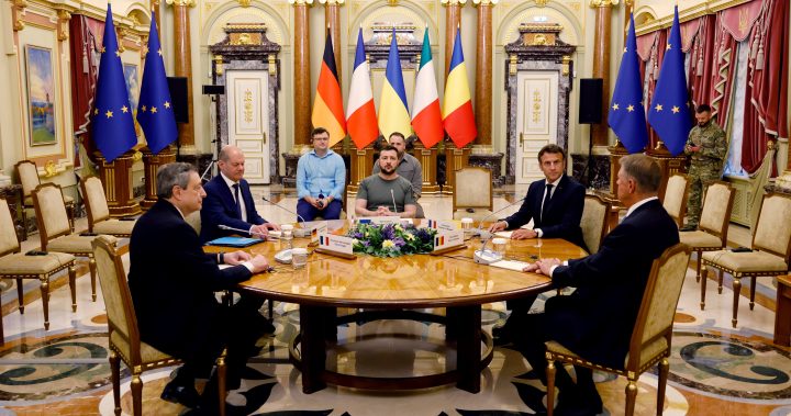 European leaders back EU candidate status after talks with Zelensky; Moscow tightens gas flows