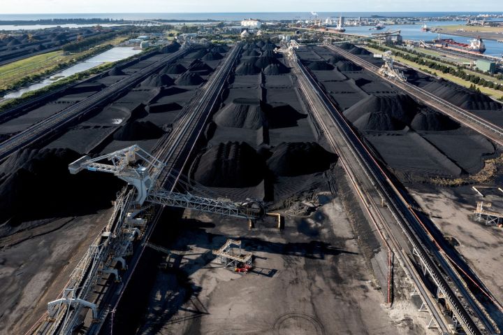 Coal drives Australia’s trade surplus to record high