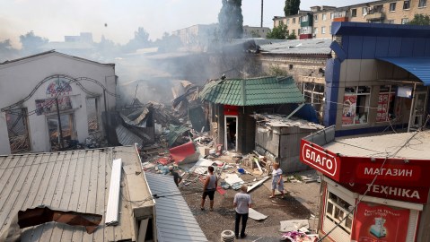 Kyiv says its forces have withdrawn from Lysychansk; blasts in Belgorod, Russia, kill three