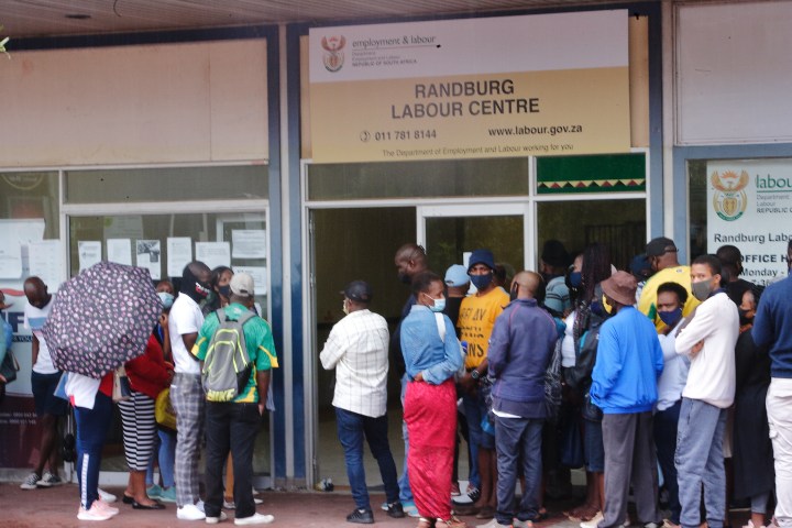 UIF claimants face long wait for payment as Cosatu points to national pay-out problem