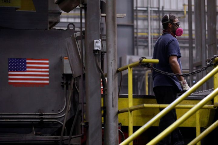US Manufacturing Expands at Slowest Pace in Two Years