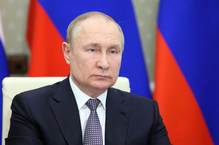 Putin’s War Sends Russian Economy Back to 2018 in Single Quarter