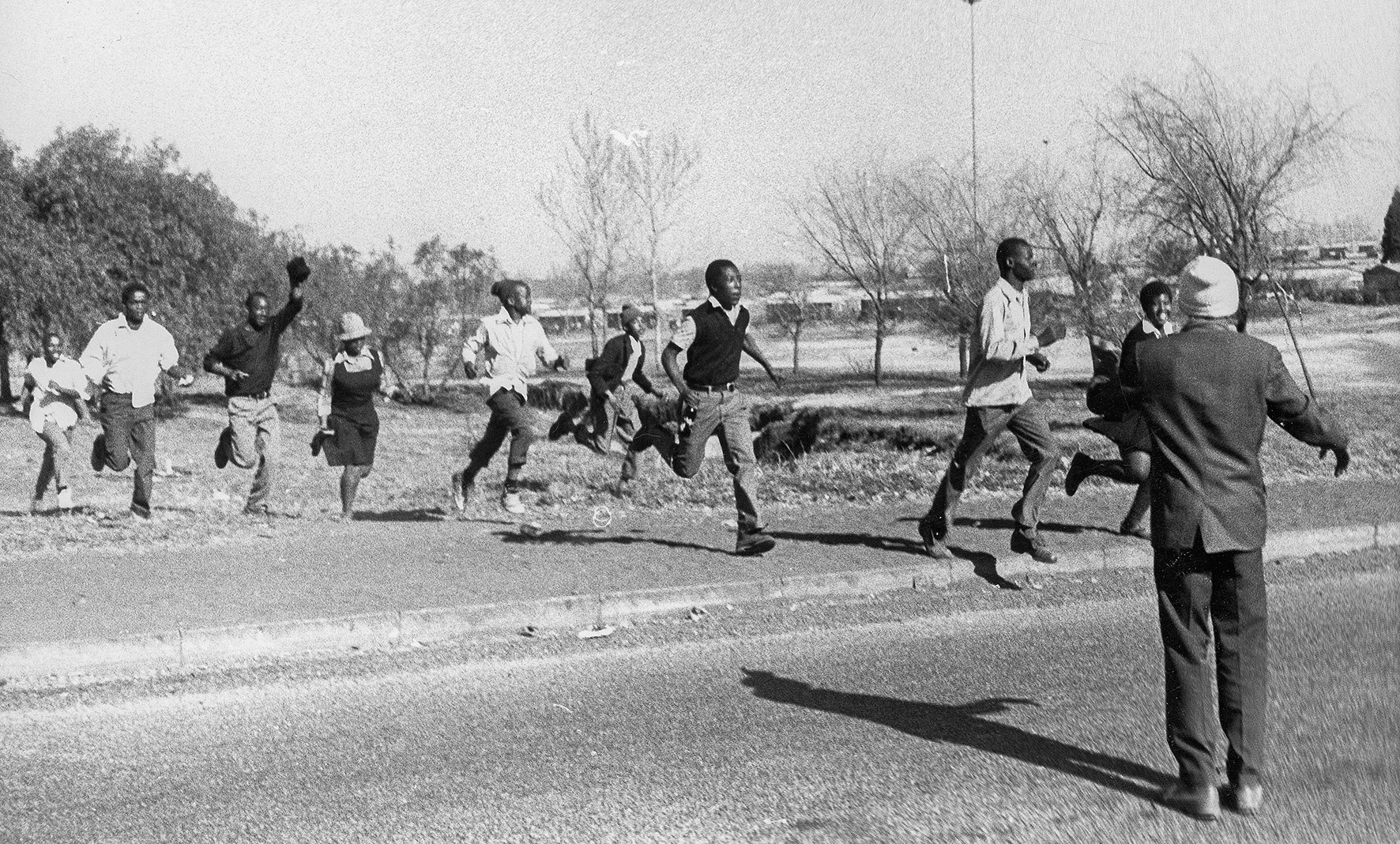 Students protesting during the June 1967 uprising in Soweto 