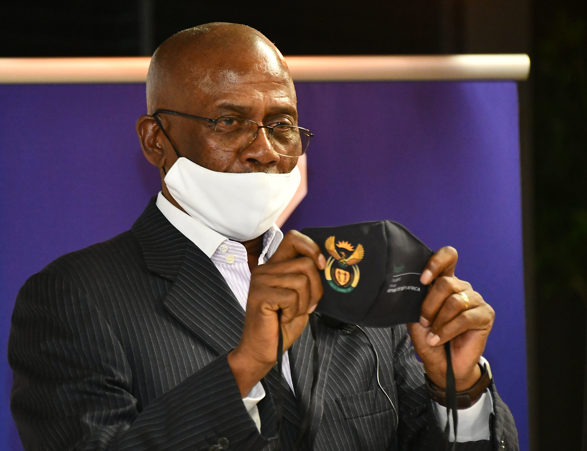 Ithuba boss Seth Phalatse with a Covid-19 mask that is now part of an alleged money laundering scheme involving Zweli Mkhize and Digital Vibes.