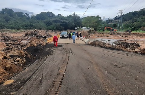Frustrated flood-affected Durban residents rebuilt Pompene bridge in less than a week