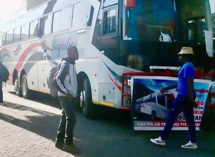 ZEP holders retrning to Zimbabwe by bus