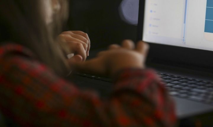 UK data regulator tackles porn sites over children’s access