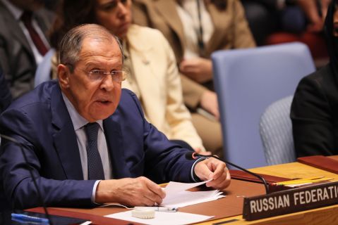 Defiant Russia shows up late to UN, walks out early