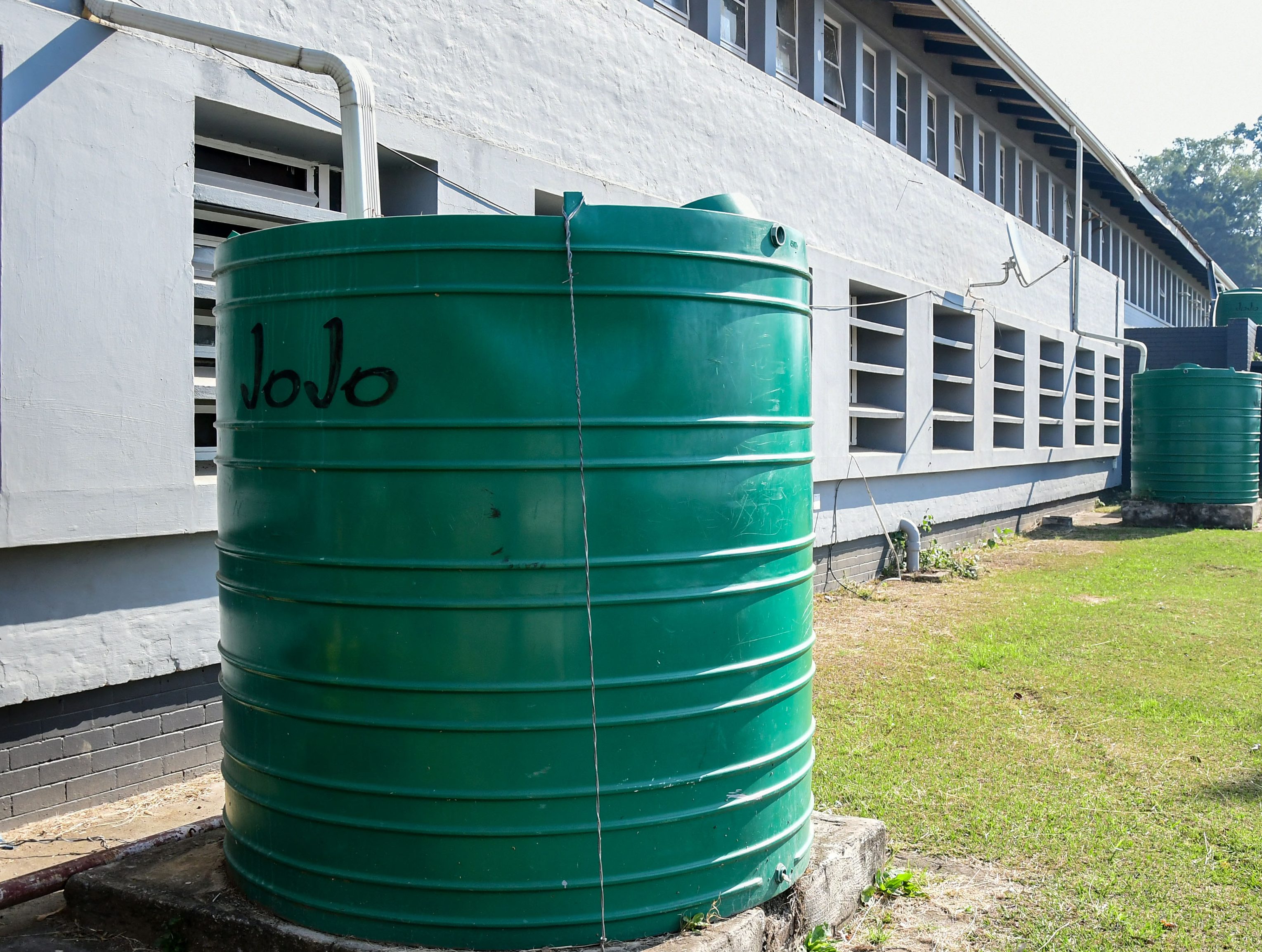 Backup water tank for your home