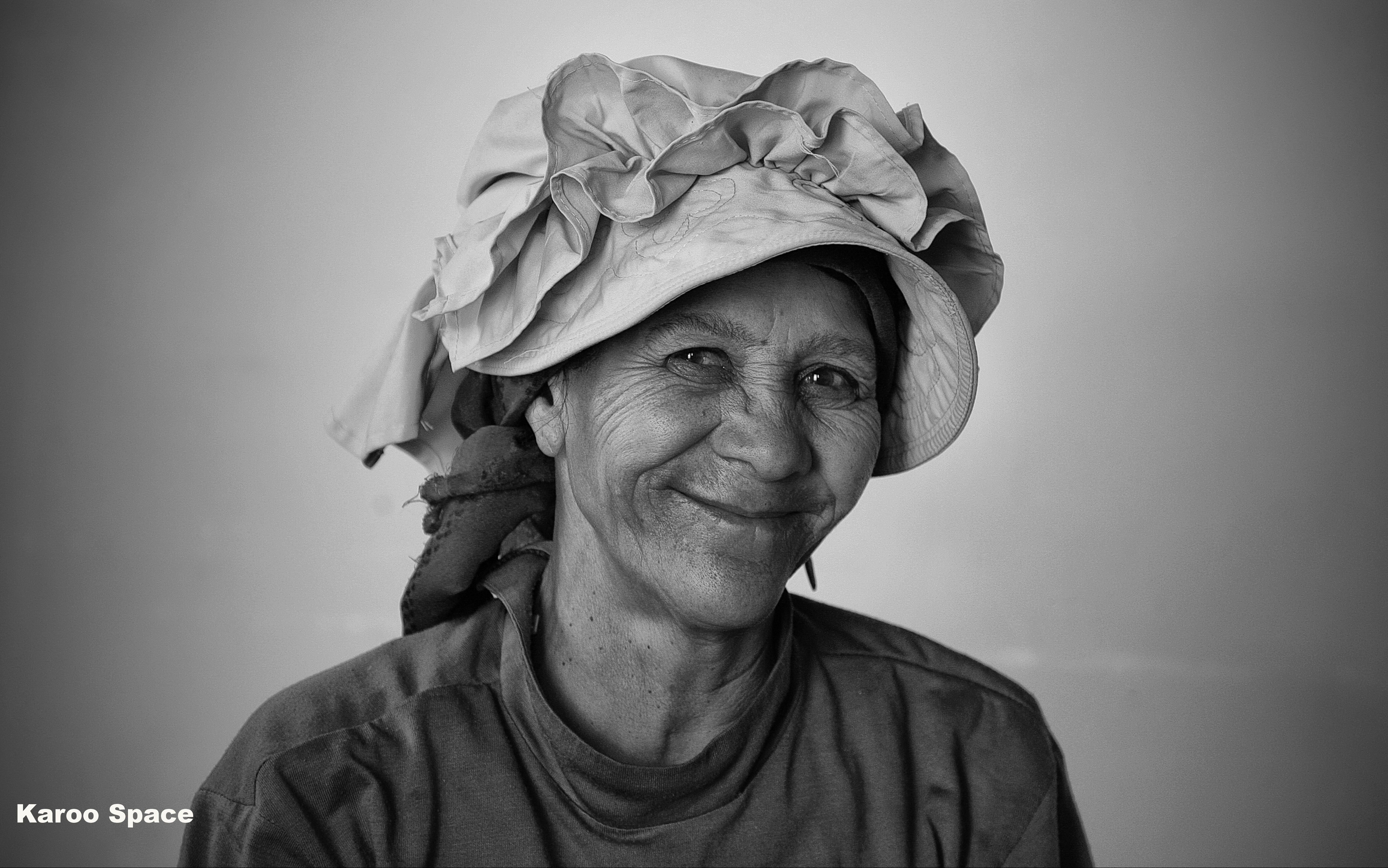 Friendly face of the Richtersveld – Magrieta Cloete of Lekkersing, Spring 2007. Karoo Roads III Photo Essay