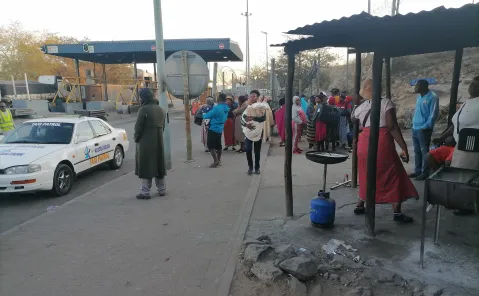 Zimbabweans trying to exit SA turned back by armed guards at Beitbridge border