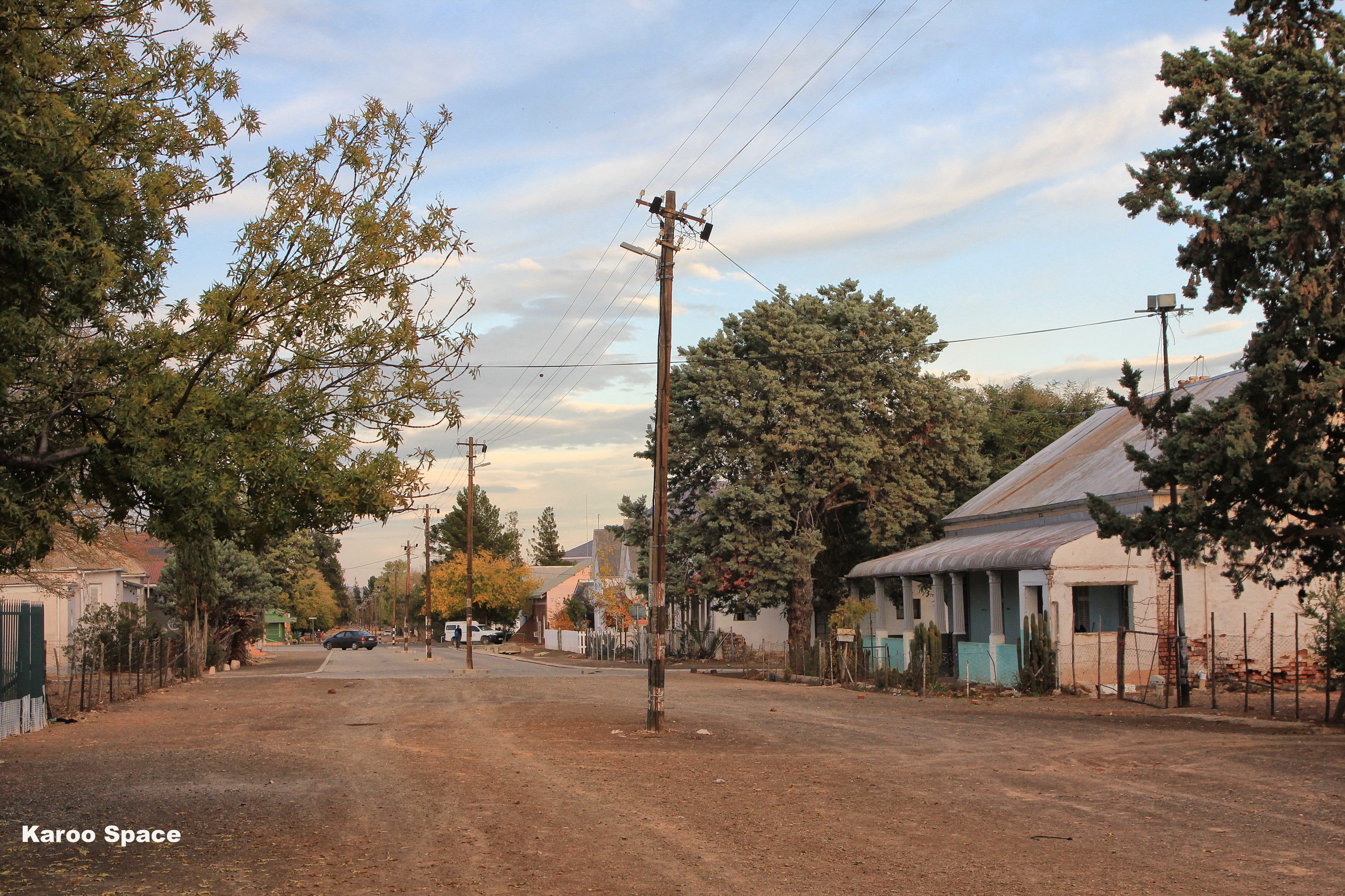 The dusty, pre-dawn streets of Murraysburg – a picture of peacefulness.